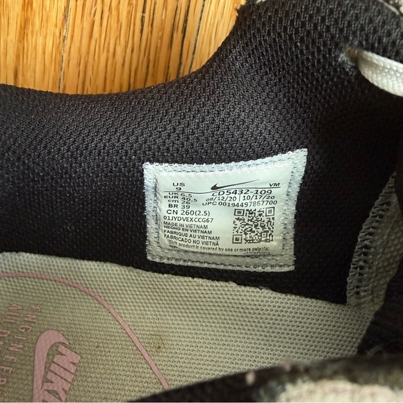 Nike Women's Air Max Excee - Picture 6 of 6